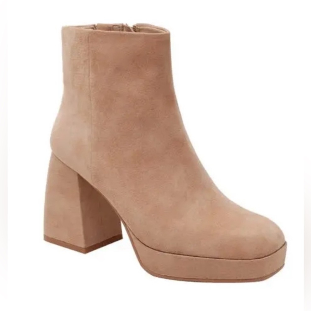 NWT Lisa Vicky Nifty Square Toe Ankle Bootie in Tan Suede Leather